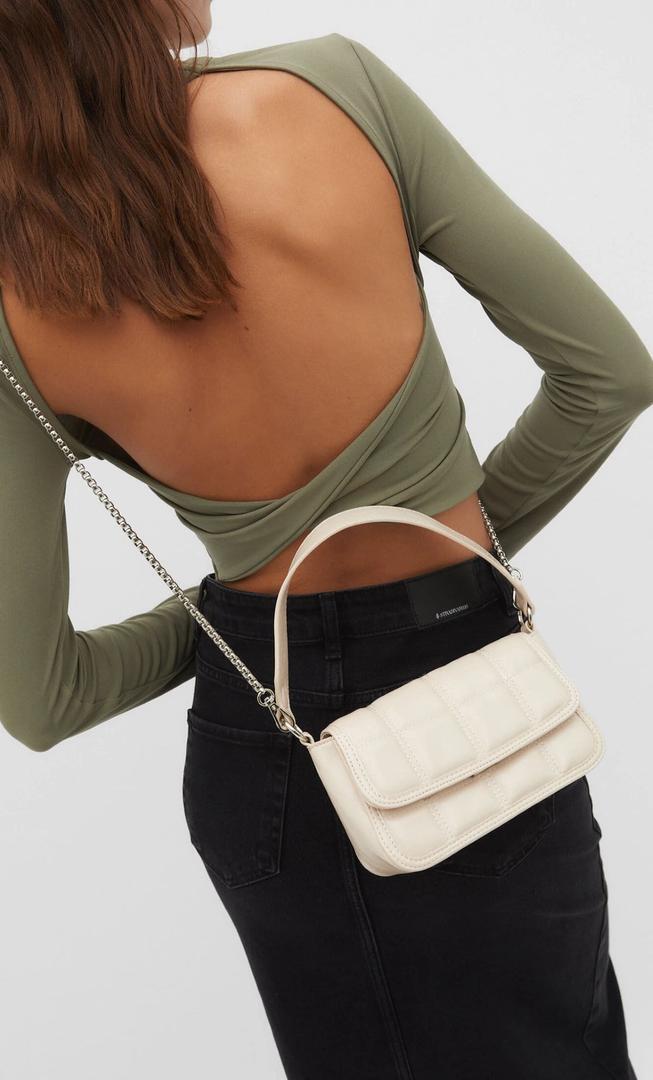 Bolso acolchado con acabado brillante