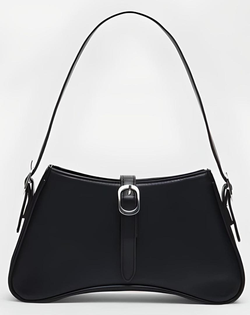 Bolso de hombro compacto con hebilla