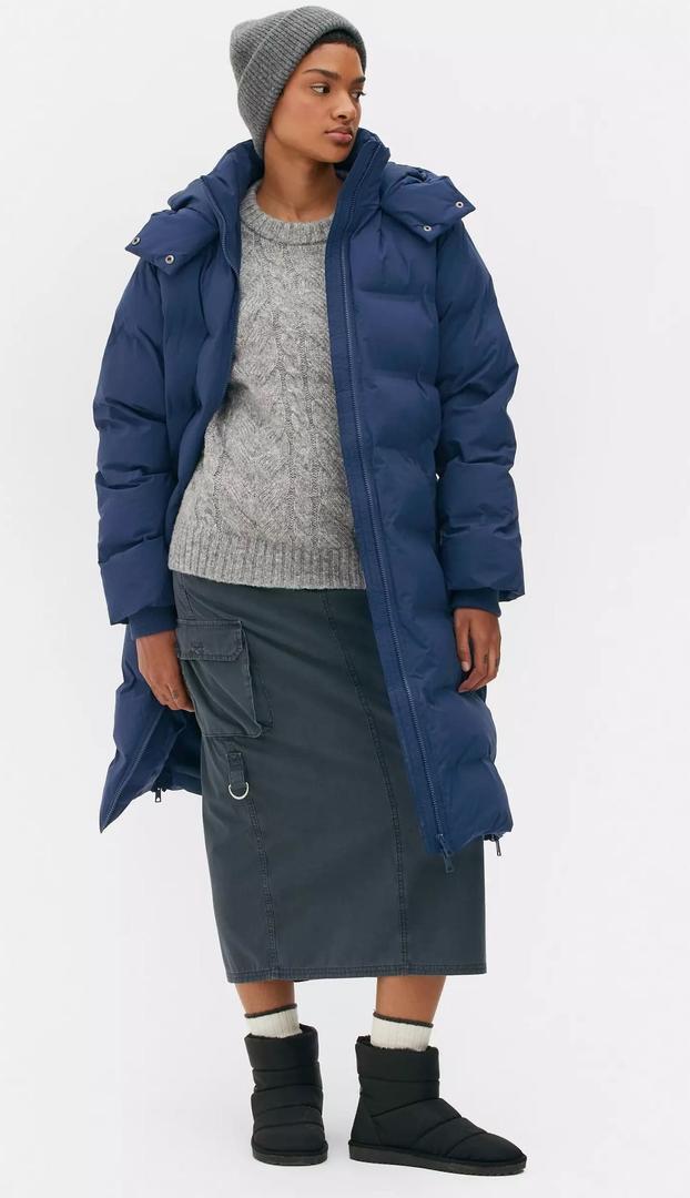 Chaqueta acolchada larga con capucha de Primark