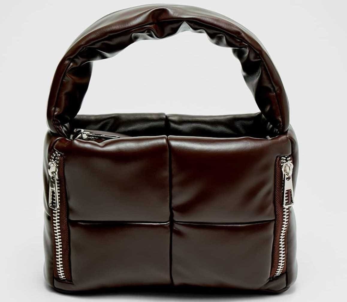 Bandolera acolchado cubo de Stradivarius