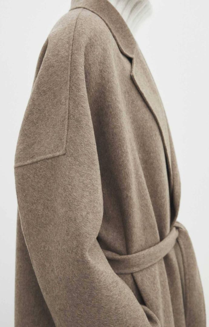 Abrigo batín con lana cinturón oculto de Massimo Dutti