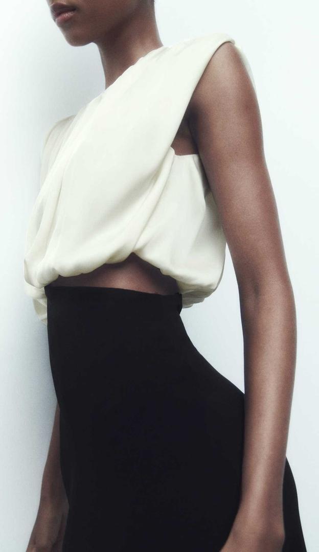 Vestido combinado cut out de Zara