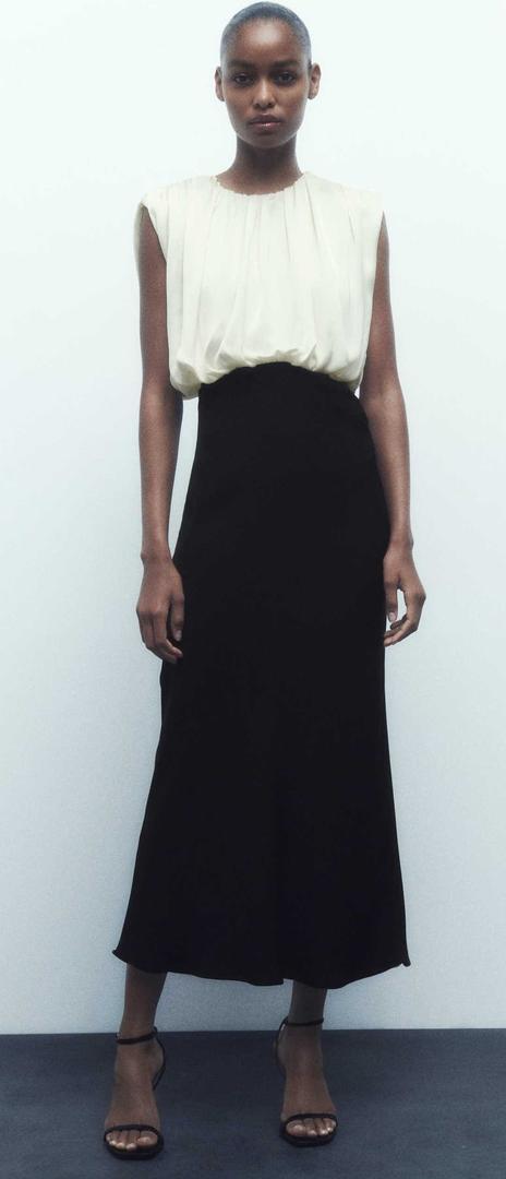 Vestido combinado cut out de Zara