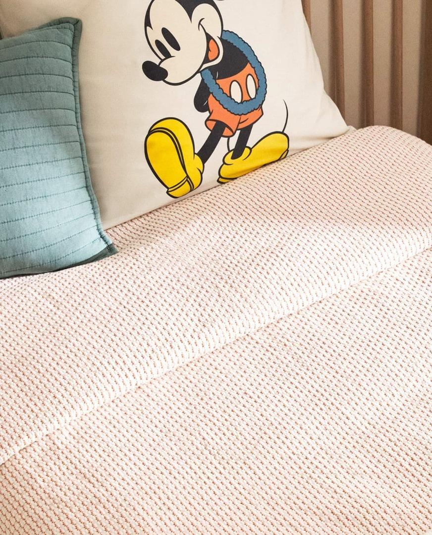 Colcha con estructura de cuadros