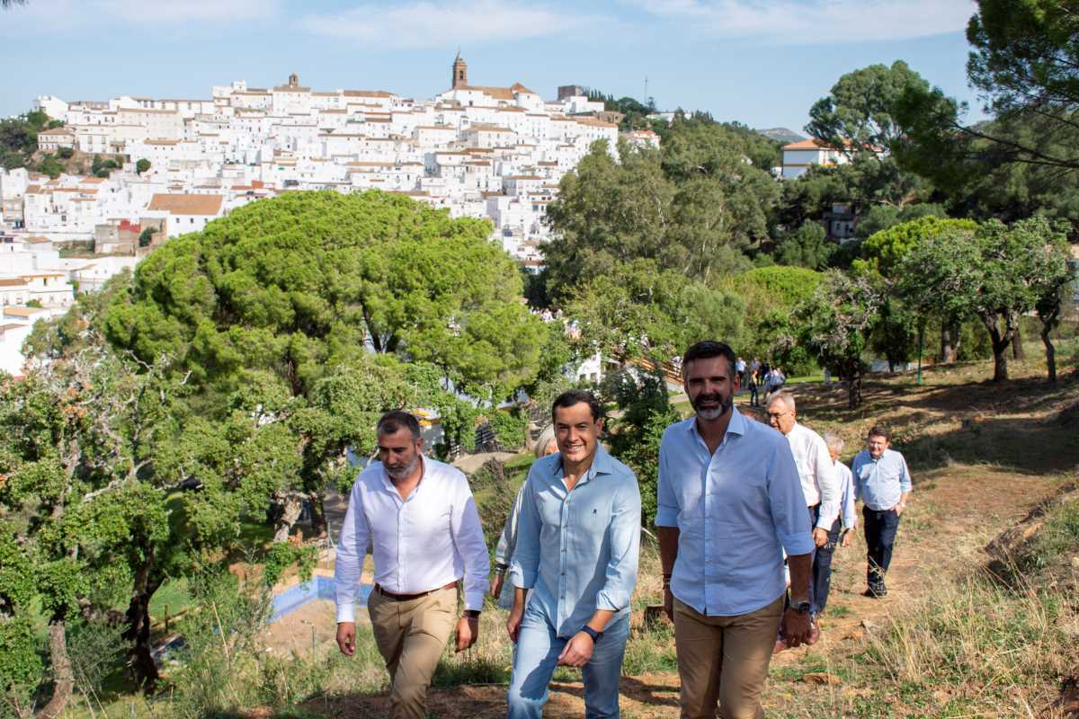 Juanma Moreno en Alcalá de los Gazules | Foto: Noelia Herrera (Jonocla) para El MIRA