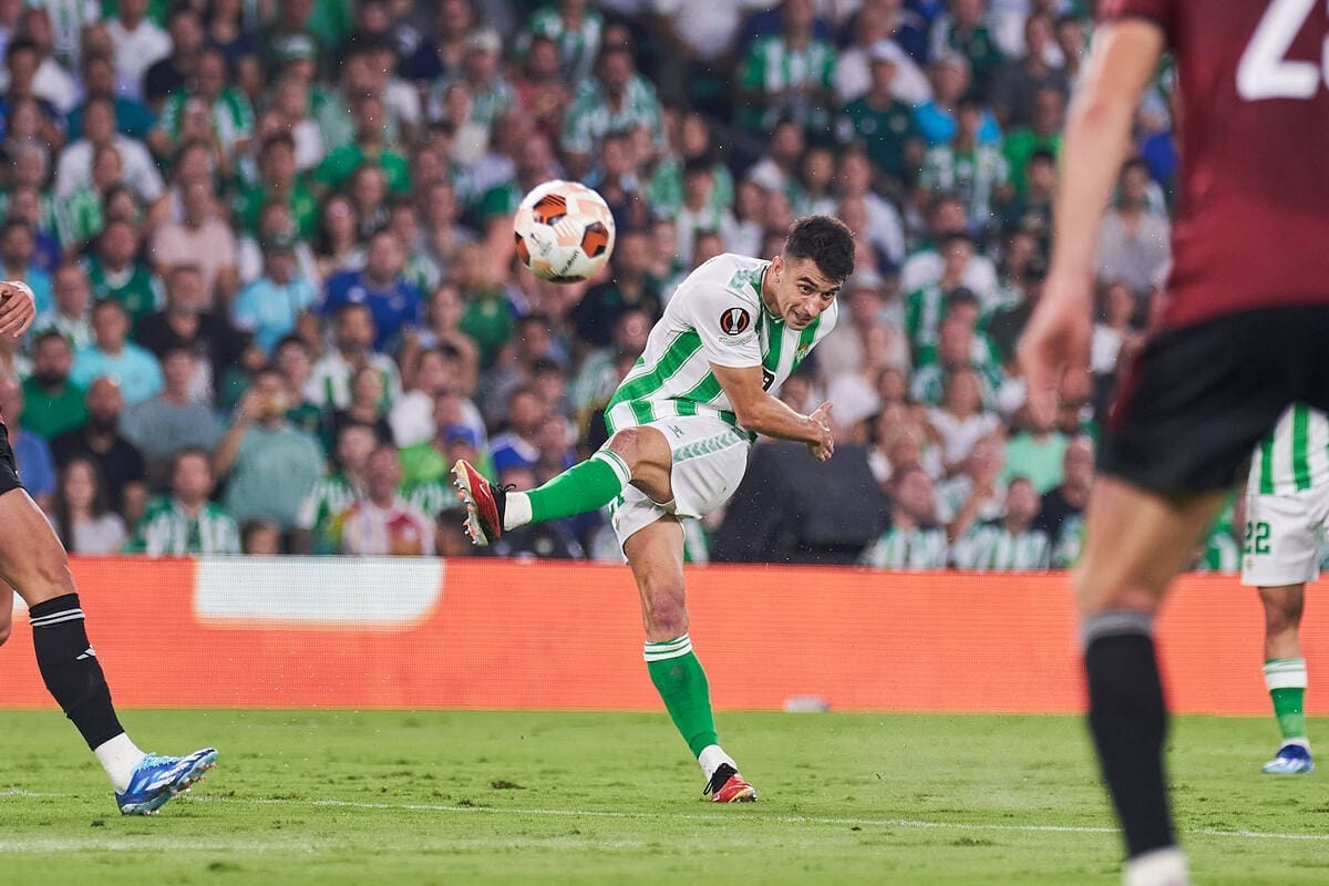 Marc Roca en el Real Betis - Sparta Praga | Salvador López Medina para El MIRA