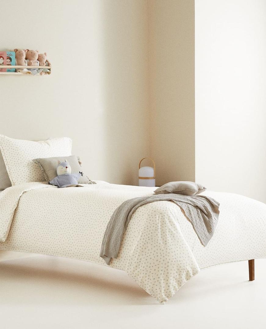 Funda nórdica de flores de Zara Home