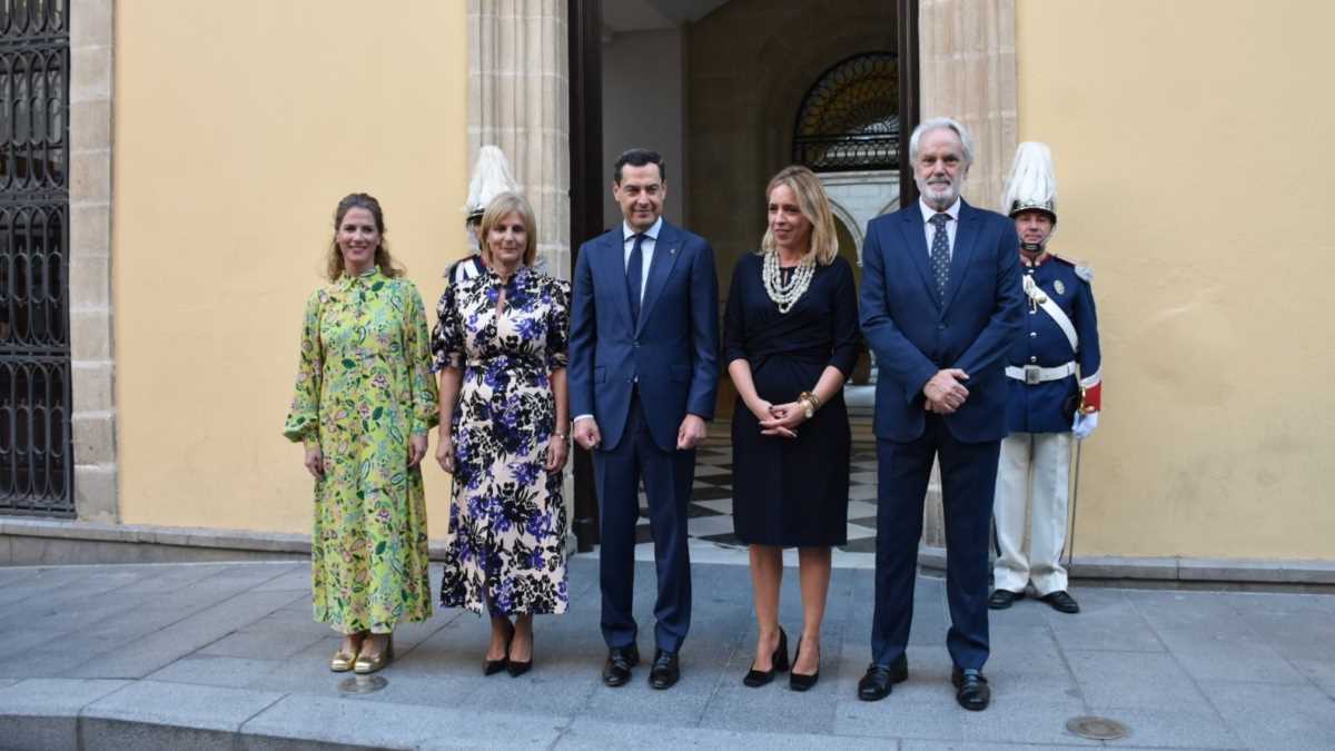 Visita institucional de Juanma Moreno al Ayuntamiento de Jerez | Foto: Noelia Herrera (Jonocla) para El MIRA