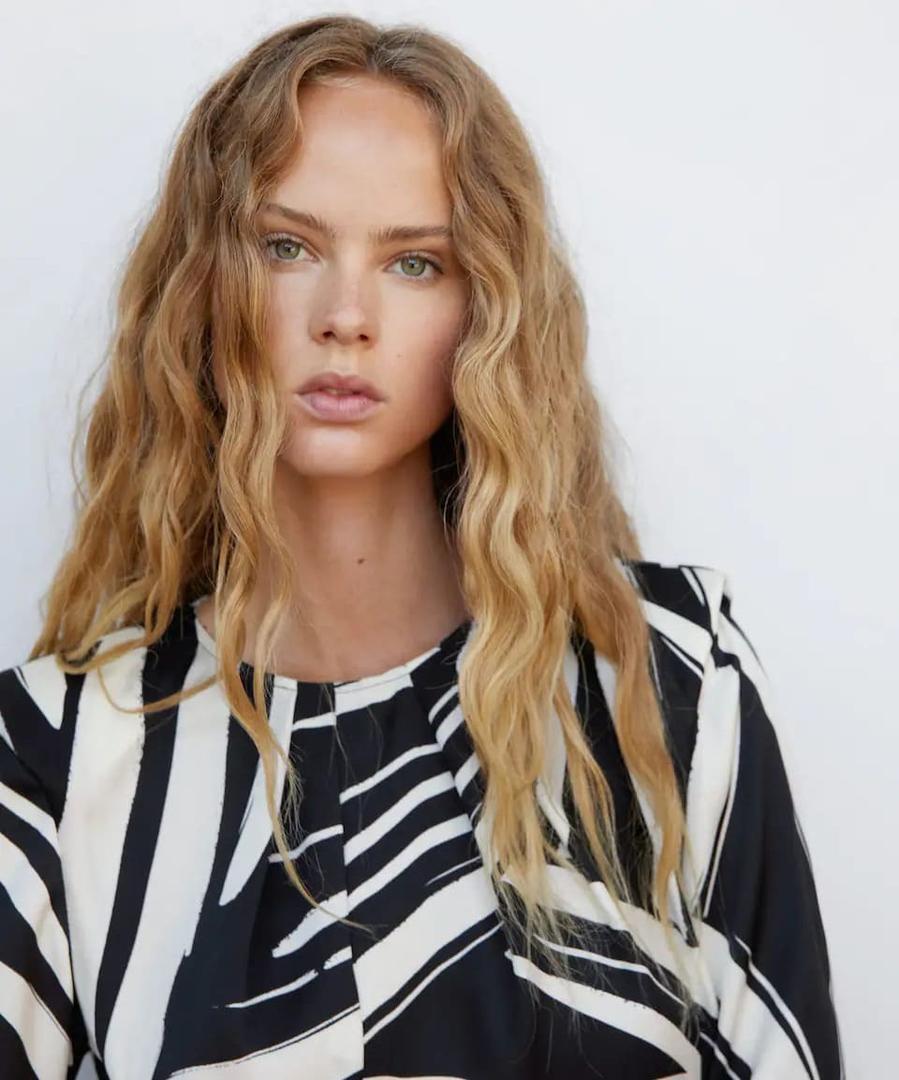 Vestido estampado corto de Mango