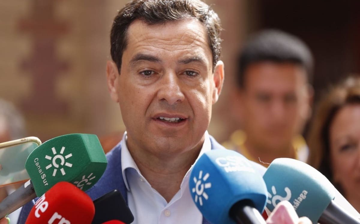 Juanma Moreno, preocupado ante una investidura con partidos que no creen en España