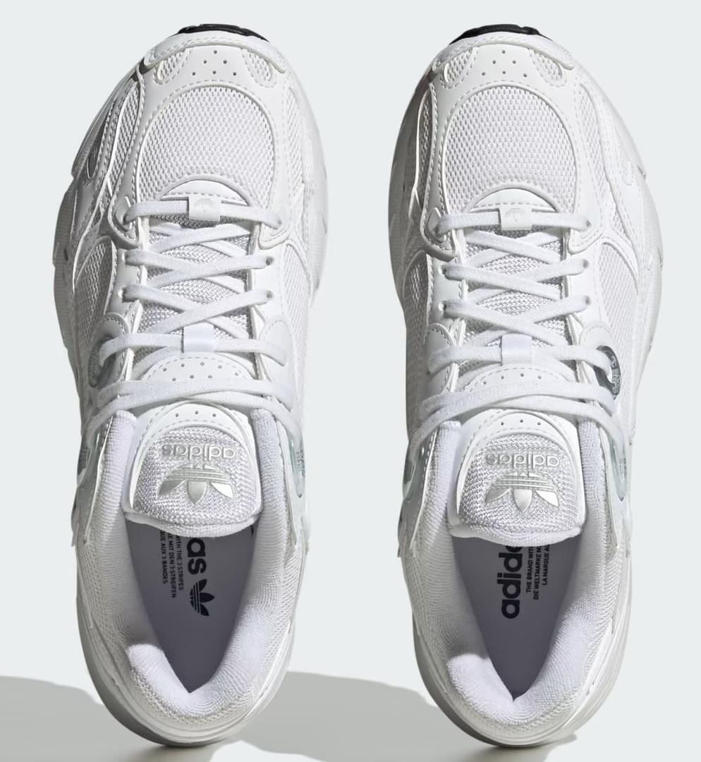 Zapatillas modelo Astir de los 2000 de Adidas