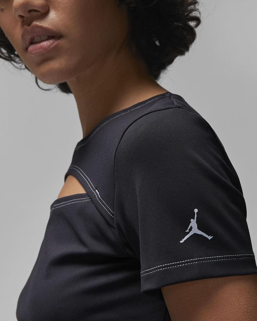 Camiseta con abertura en el escote Jordan Sport de Nike