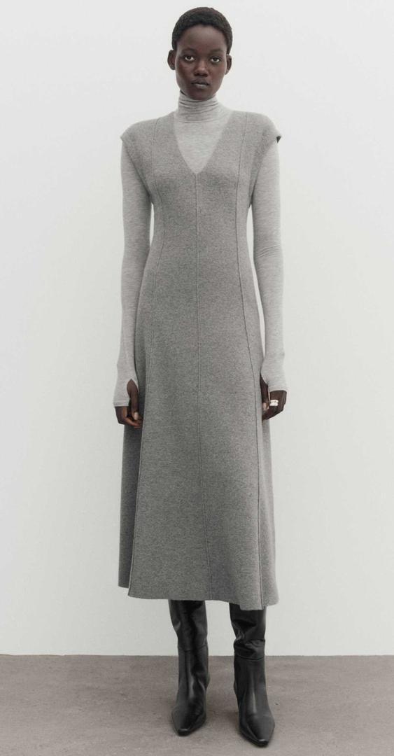 Vestido midi evasé detalle pespuntes de Massimo Dutti