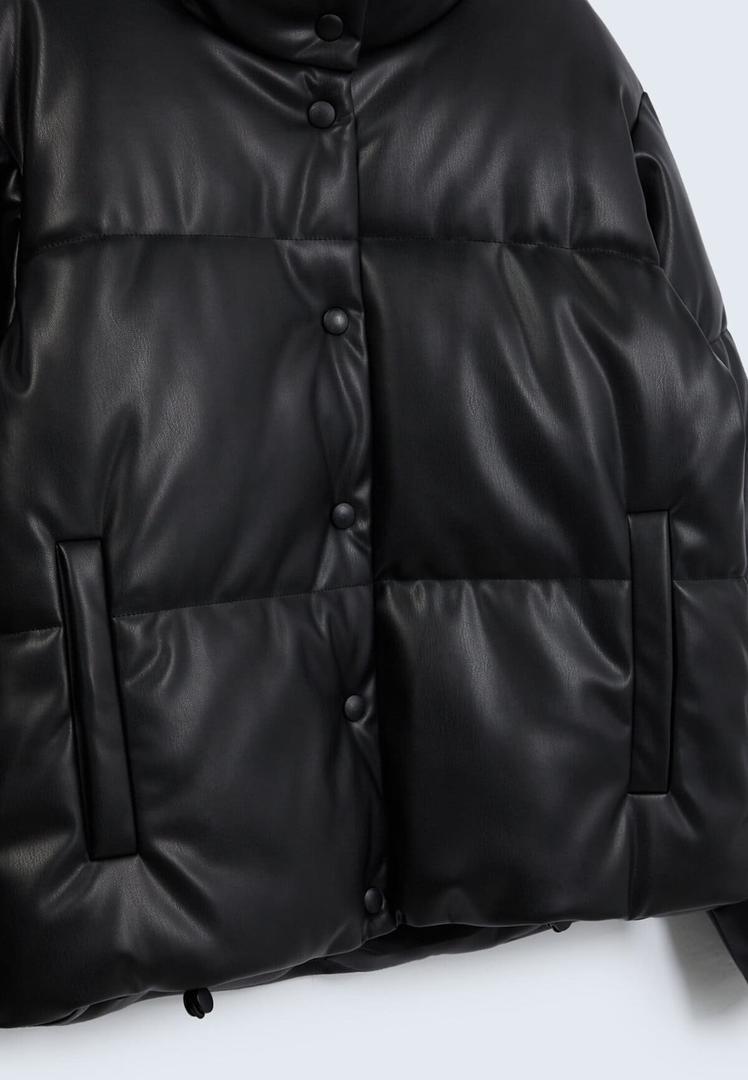 Chaqueta cazadora acolchada efecto piel de Stradivarius