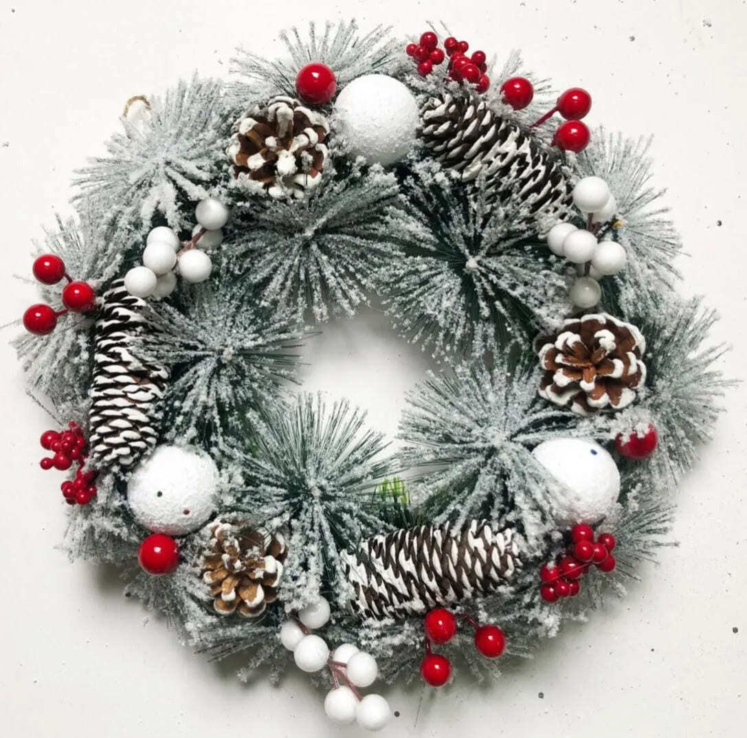 Corona de navidad artificial