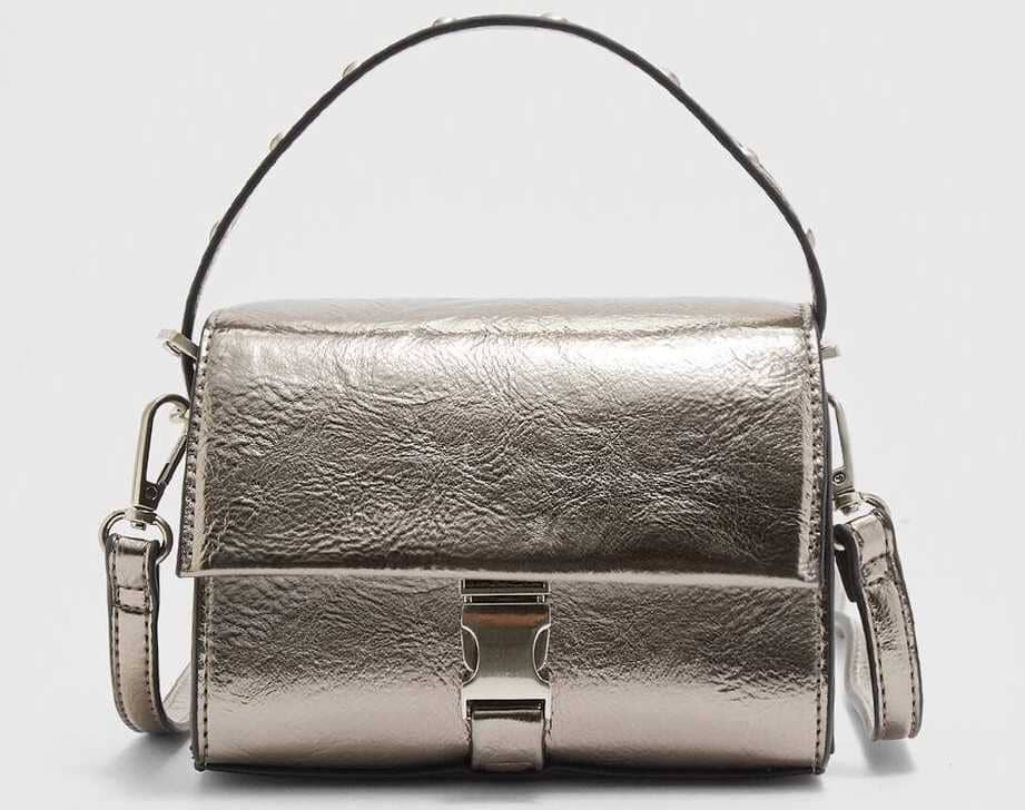 Bandolera solapa tachas de Stradivarius