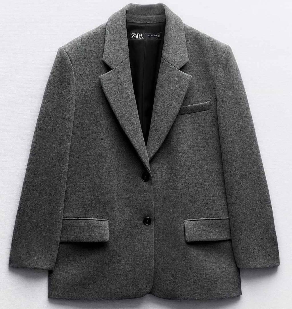 Blazer recta hombreras de Zara