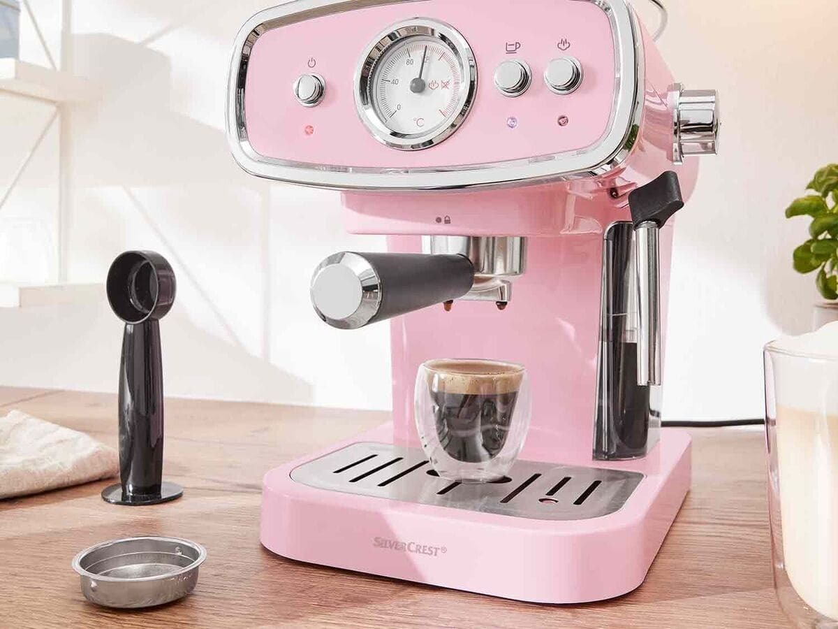 Cafetera espresso rosa de 1050 W de Lidl