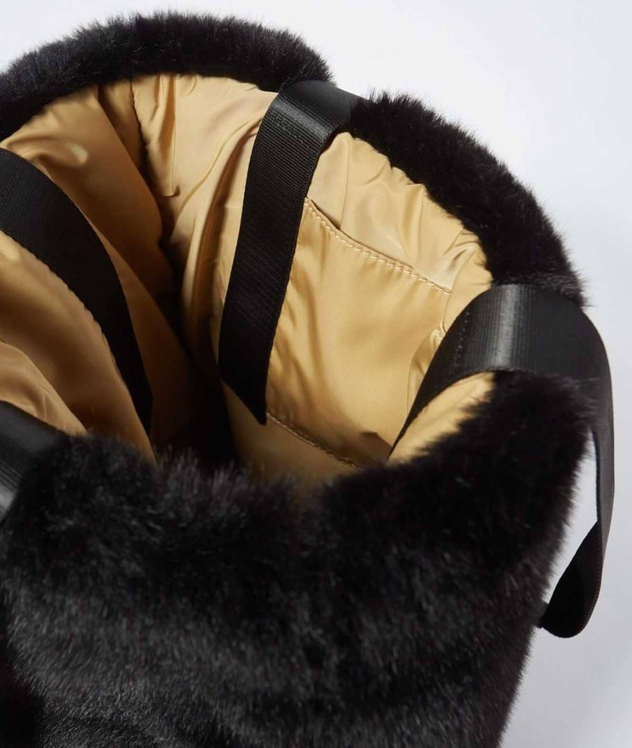 Bolso pelo reversible con asa de hombro de Sfera