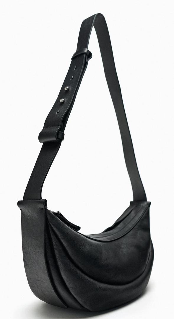 Bolso bandolera medialuna de piel