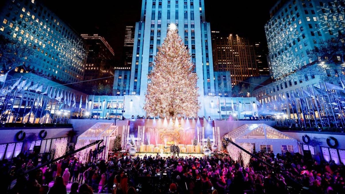 Estrella de Swarovski corona el árbol de Navidad del Rockefeller Center