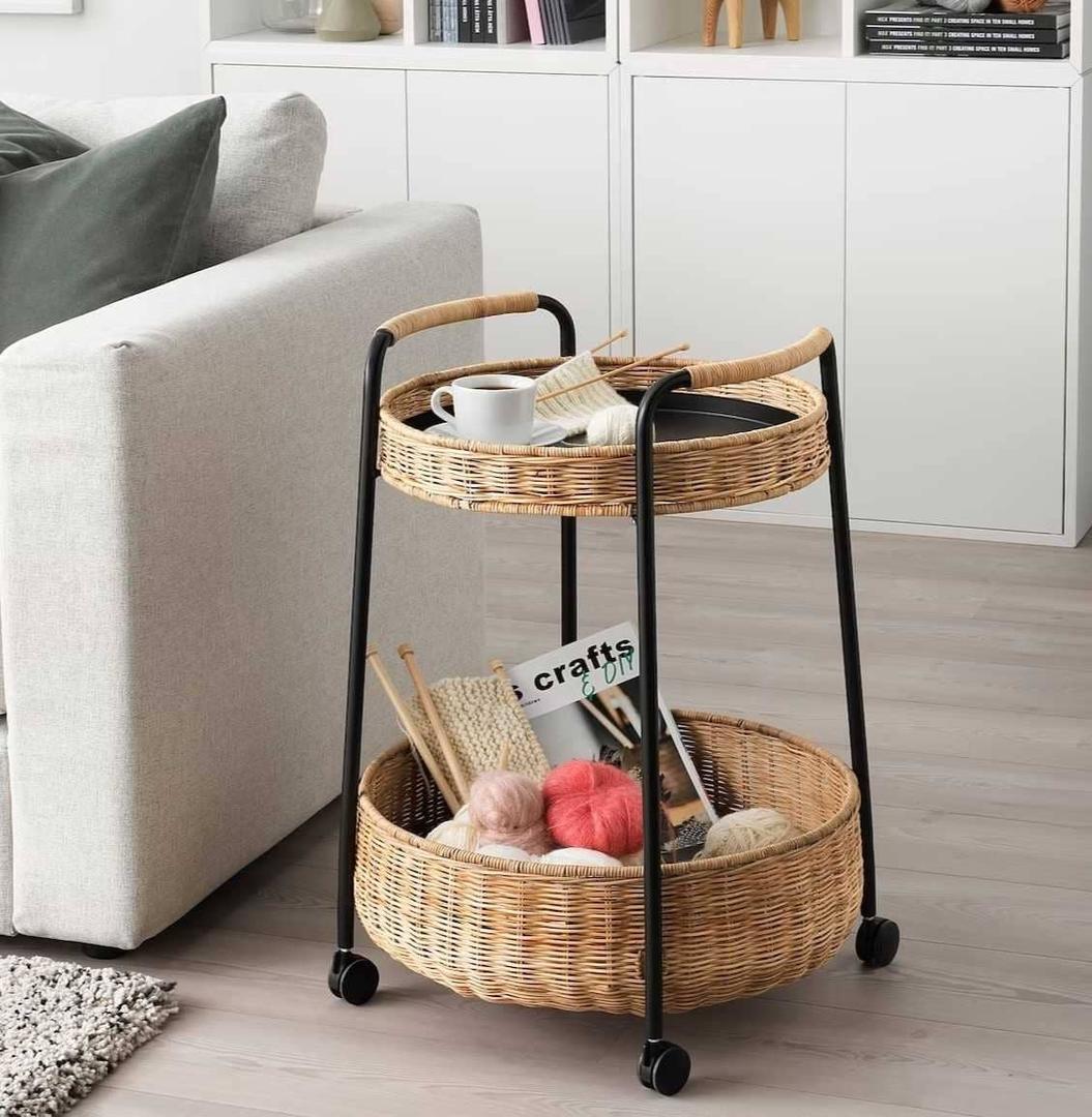 LUBBAN Mesa con ruedas y almacenaje ratán antracita de Ikea