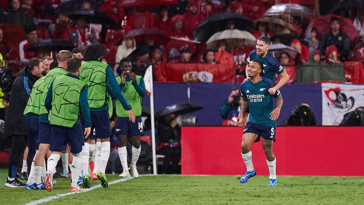 Jugadores del Arsenal celebran el segundo gol al Sevilla | Salvador López Medina para El MIRA
