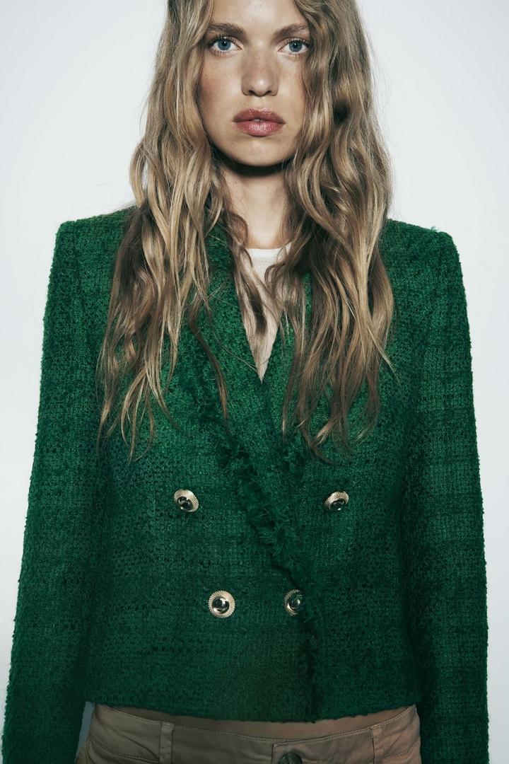 Chaqueta blazer corta cruzada de Zara