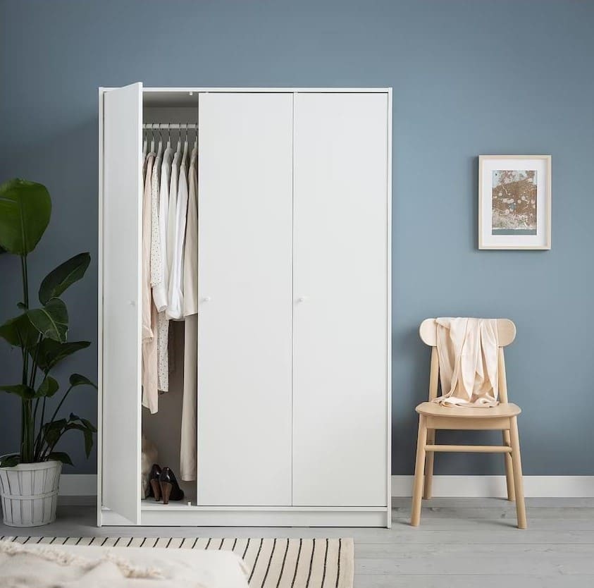 Armario con 3 puertas KLEPPSTAD