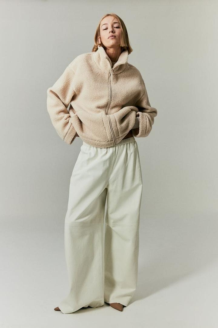 Chaqueta de borreguito en cuatro colores de H&M