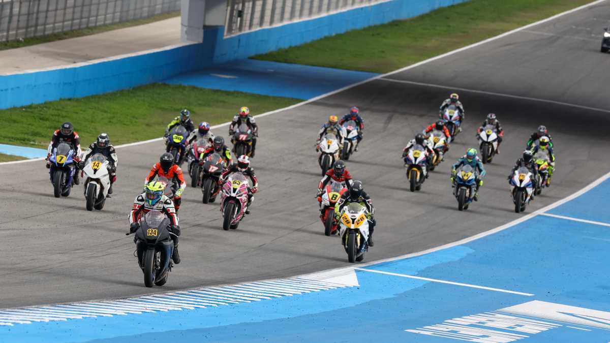 Salida carrera Copa BMW Dunlop