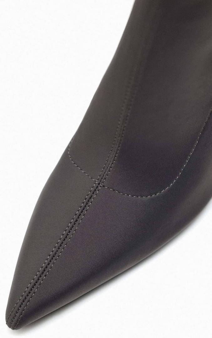 Botas de tacón XL de tejido en Zara