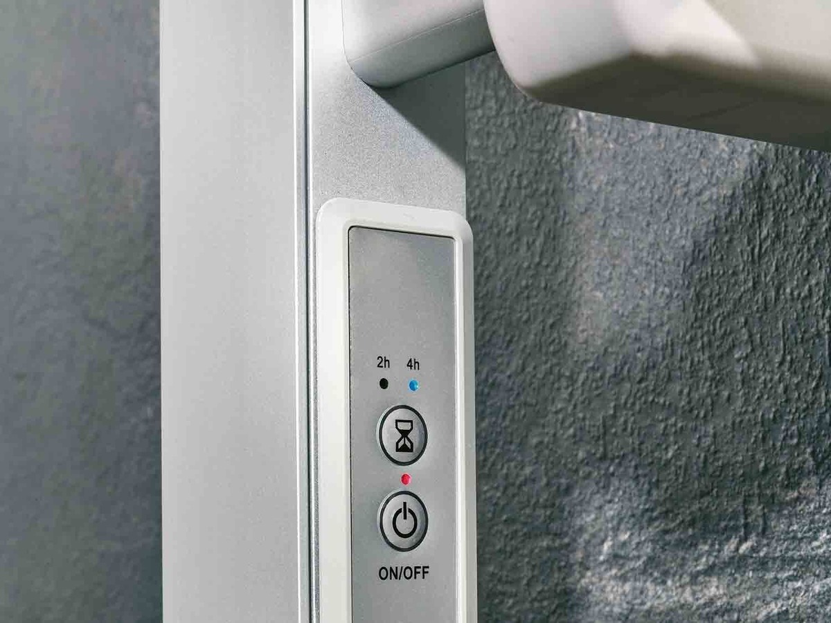 Toallero eléctrico con potencia de 150 W de Lidl