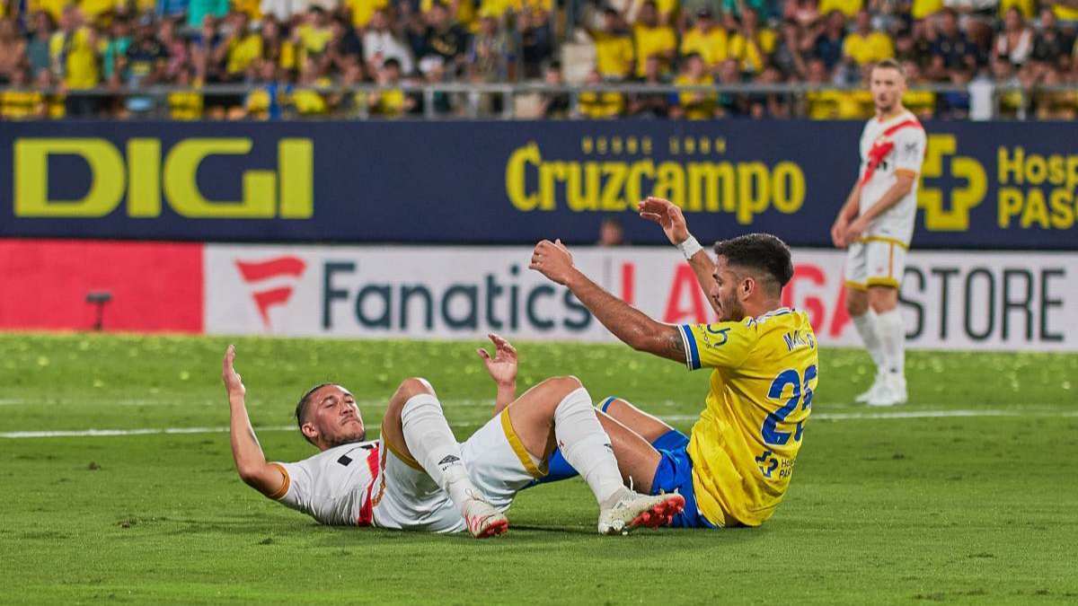 Maxi Gómez en el Cádiz CF - Rayo Vallecano | Salvador López Medina para El MIRA