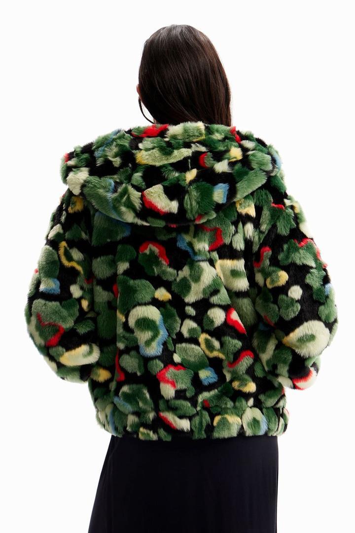 Chaqueta camo con efecto pelo de mujer de Desigual