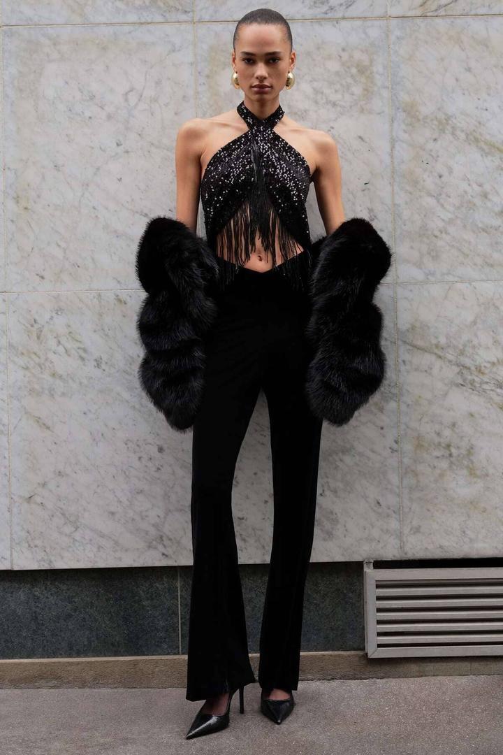 Mono halter con lentejuelas y flecos de zara