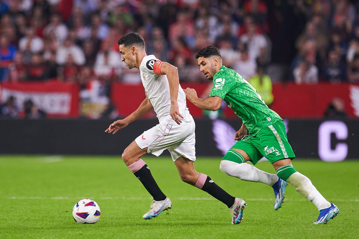 Jesús Navas y Ayoze en el Sevilla FC - Real Betis | Salvador López Medina para El MIRA