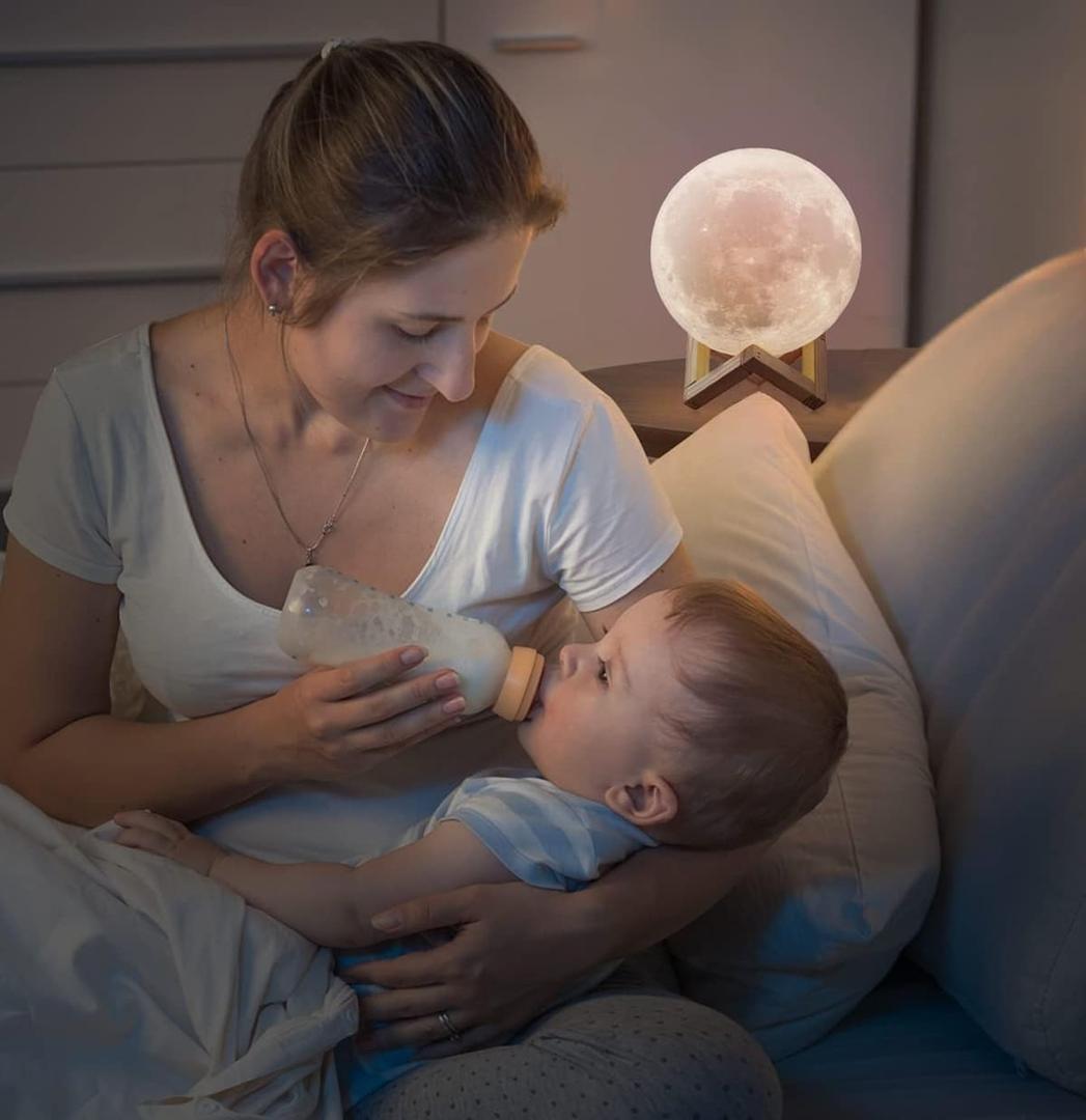 Lámpara en forma de luna llena de la firma ACED en Amazon