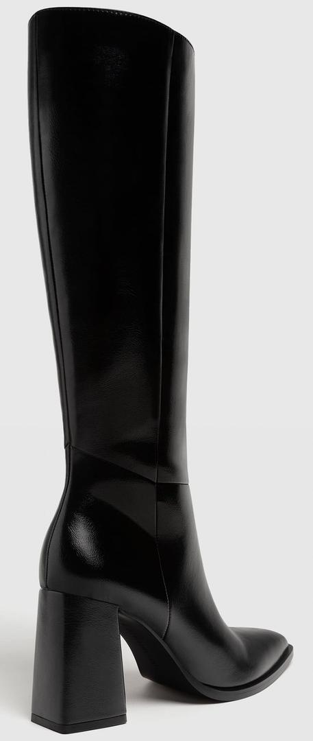 Botas altas de tacón negras de Stradivarius