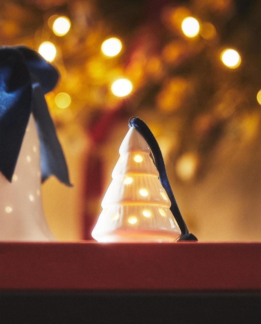 Árbol colgante de porcelana