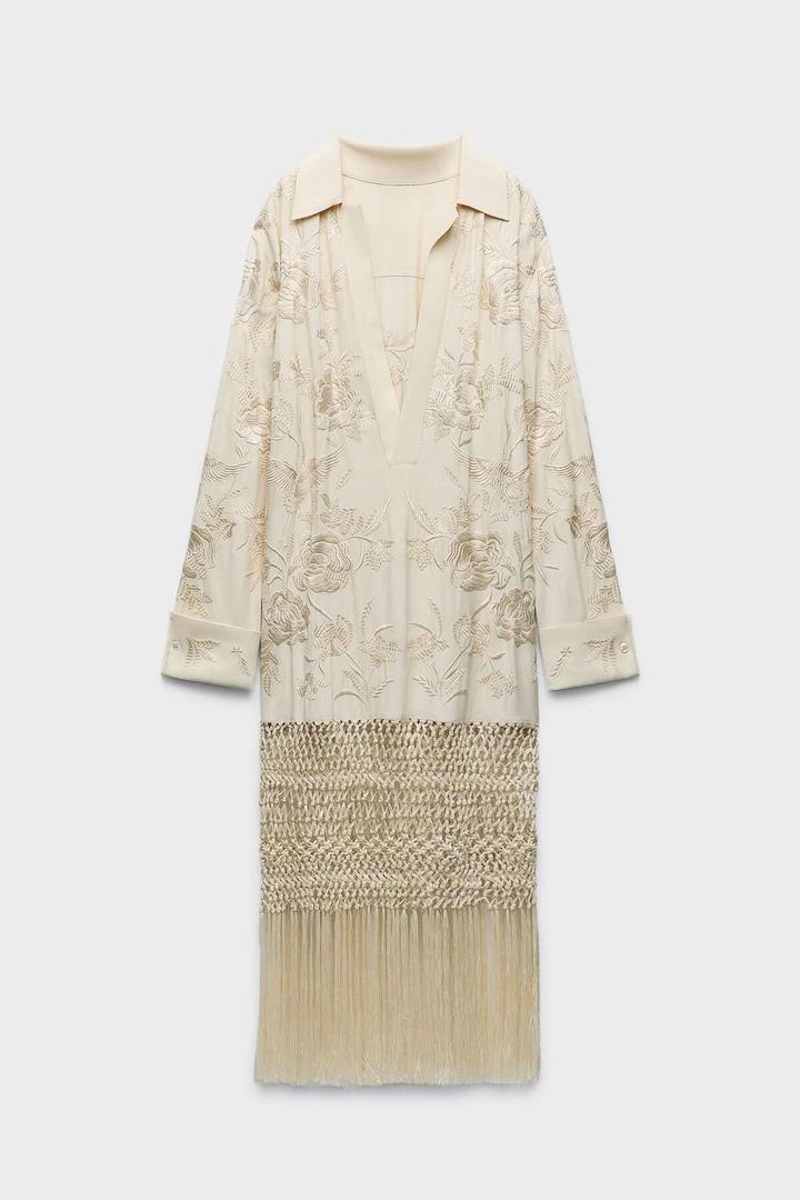 Vestido de macramé con bordados de edición limitada en Zara