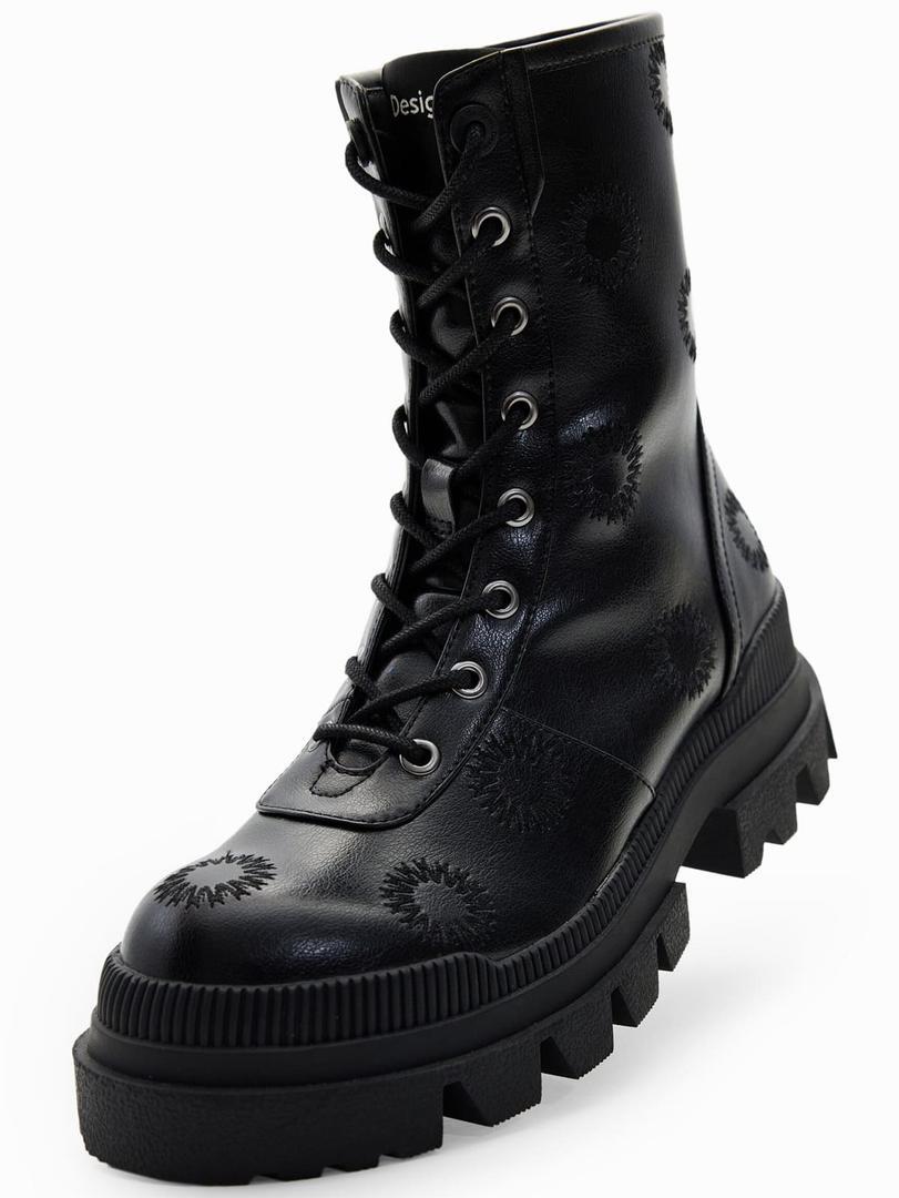 Botas altas con cordones y suela track de Desigual