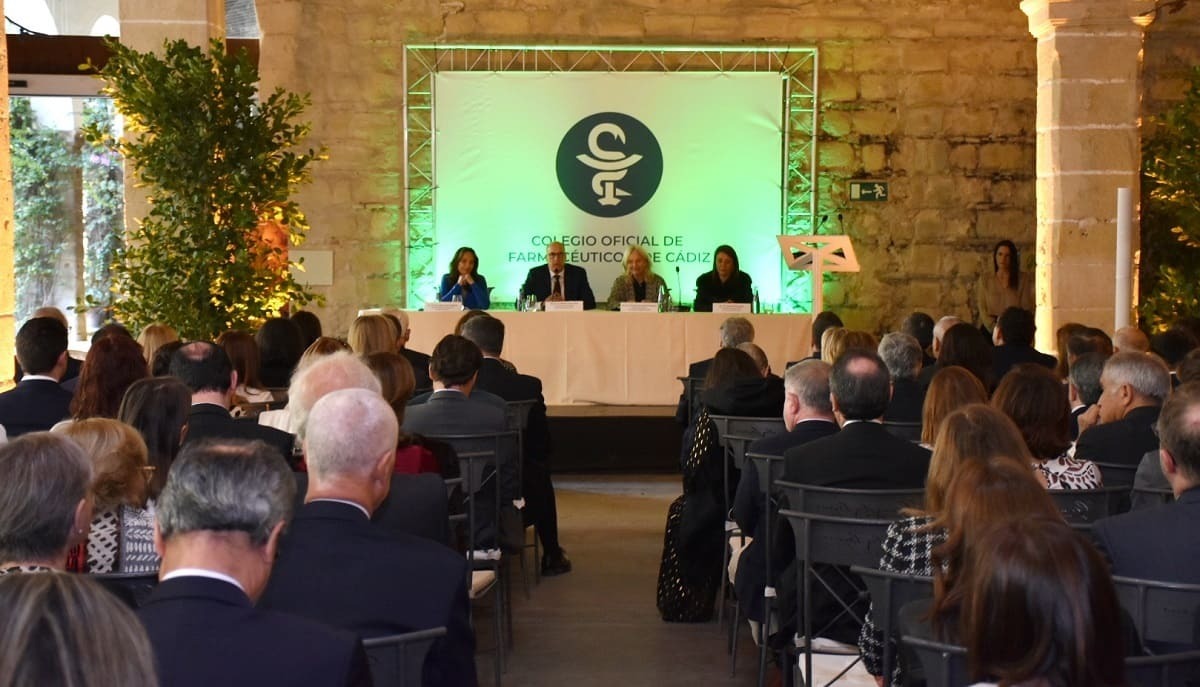 La delegada del Gobierno de la Junta de Andalucía en Cádiz, Mercedes Colombo, ha presidido el acto