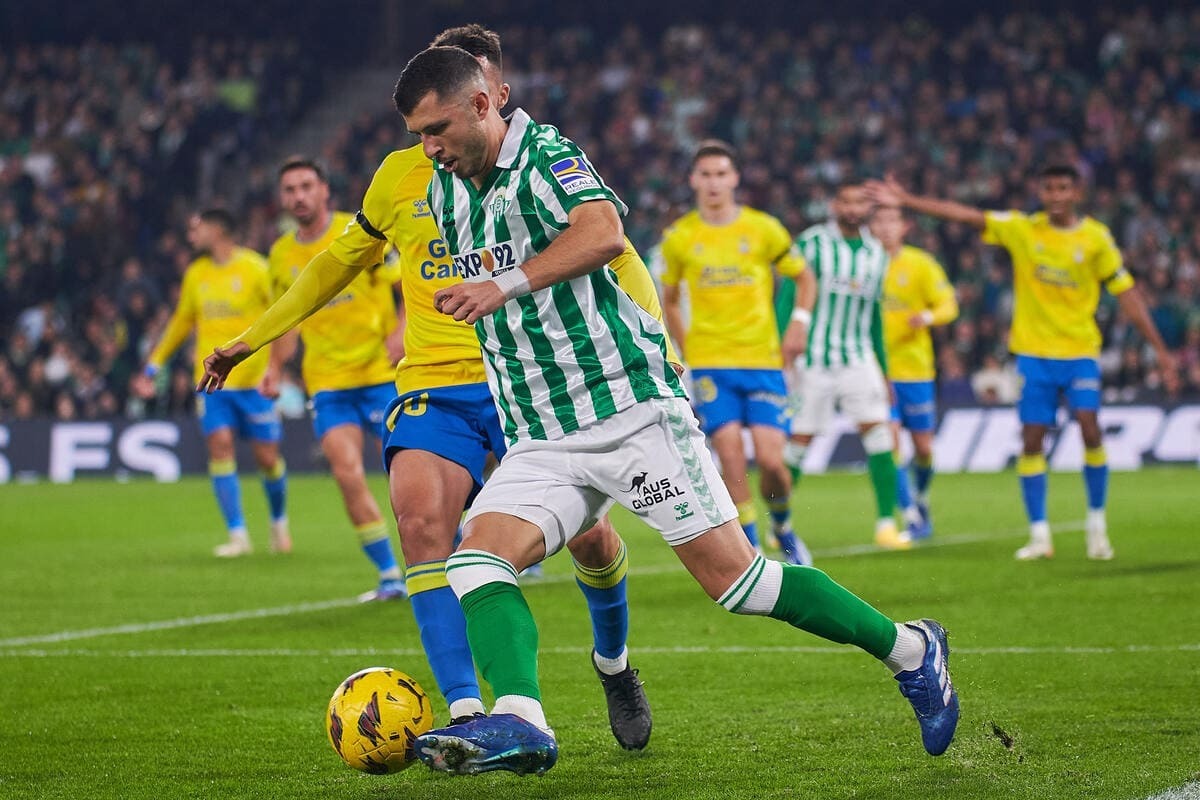 Guido Rodríguez en el Real Betis - Las Palmas | Salvador López Medina para El MIRA