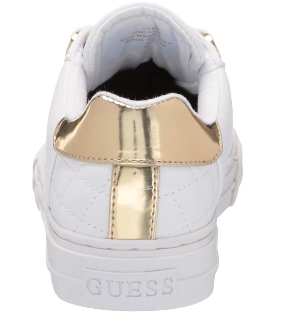 Zapatillas blanca modelo Beckie de Guess en Amazon