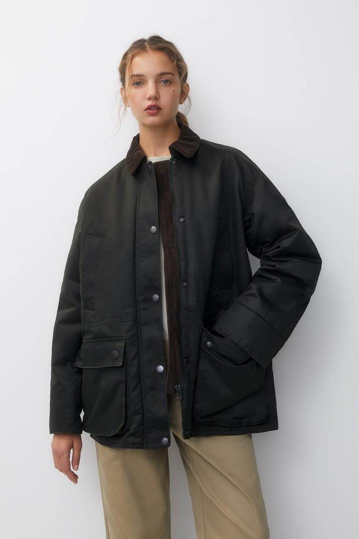 Chaqueta encerada con cuello de pana de Pull&Bear