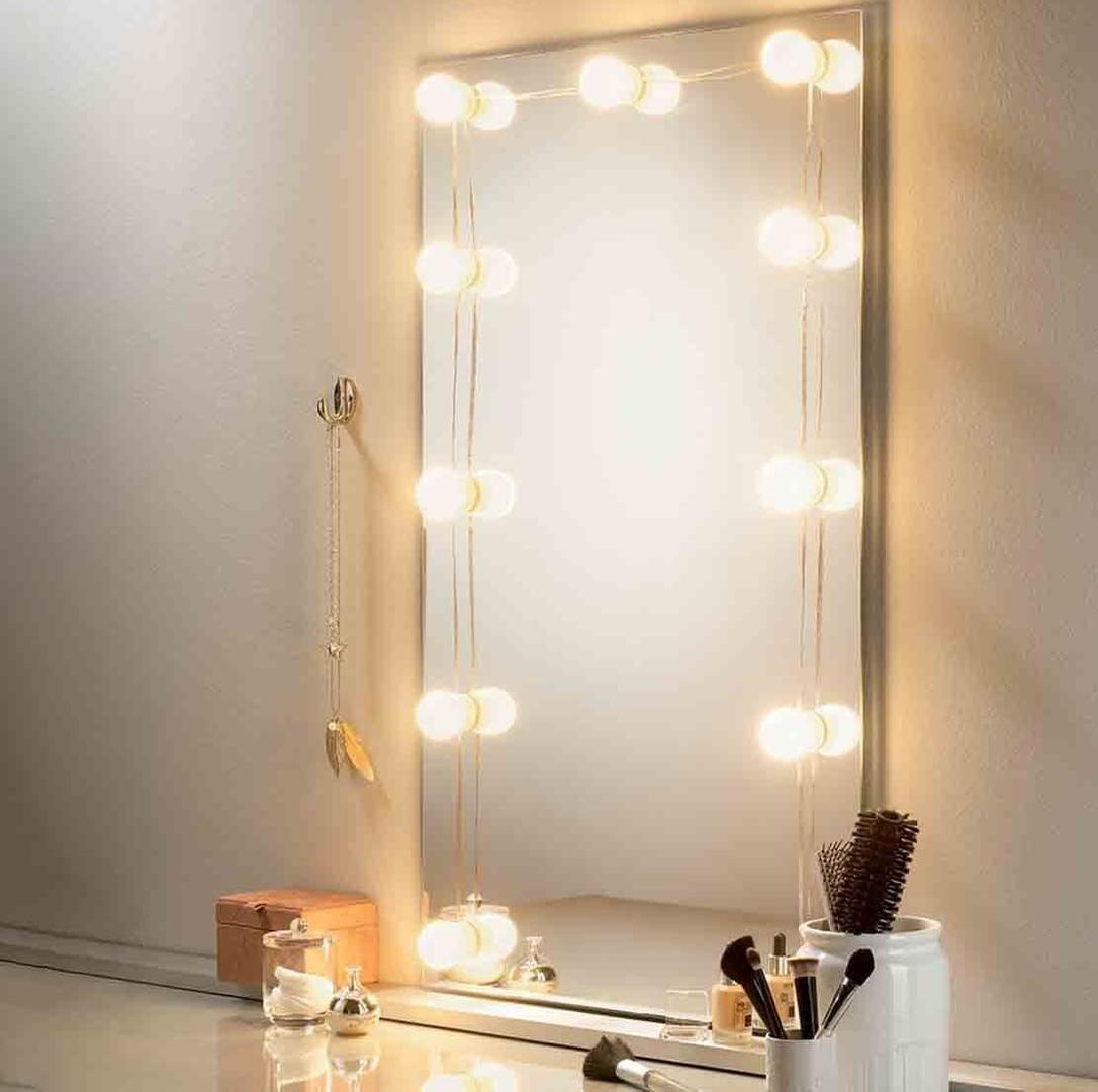 Lámpara con bombillas LED para el espejo en Lidl