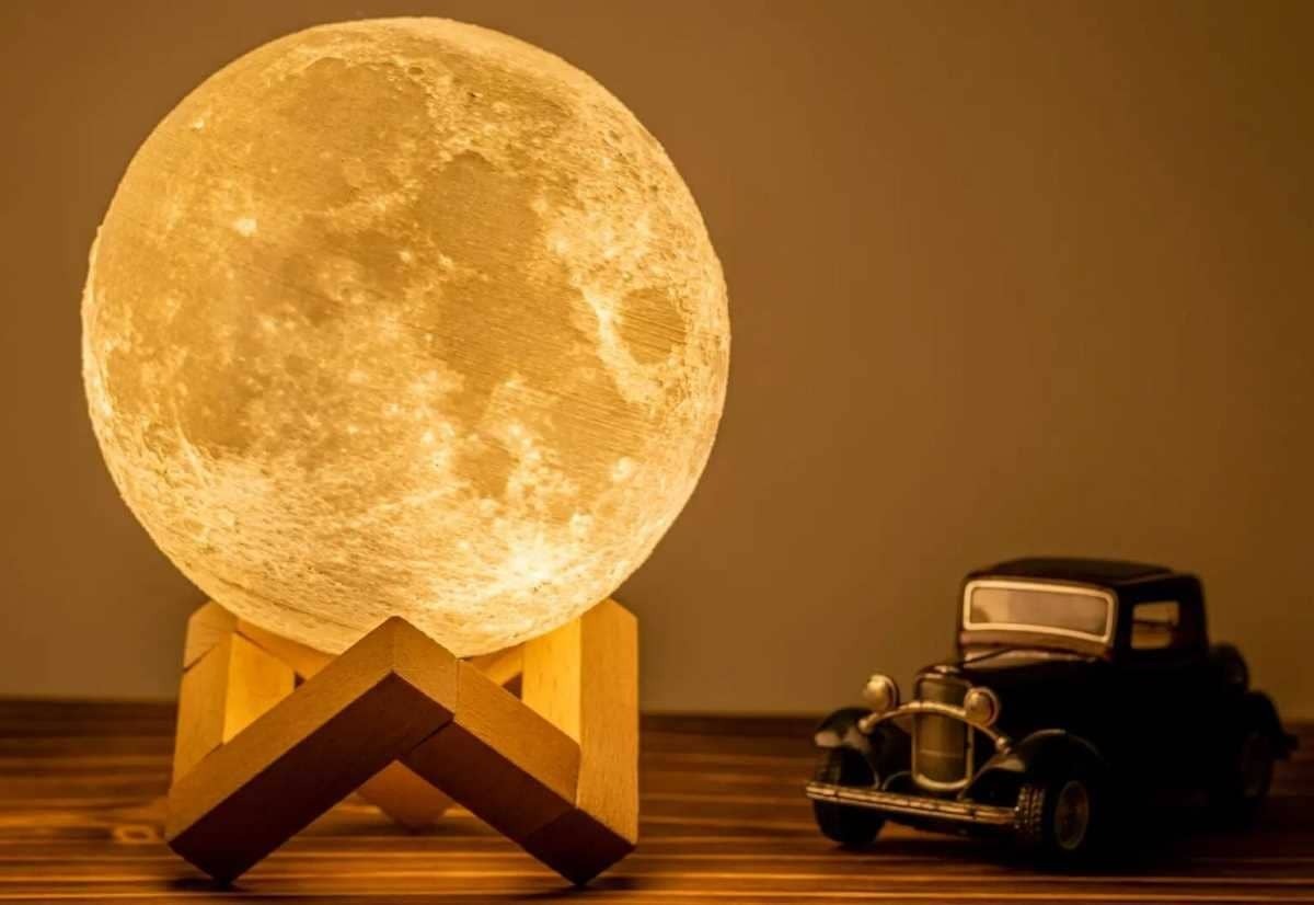 Lámpara de mesa LED Luna intensidad de luz regulable y color RGB con mando de Leroy Merlin