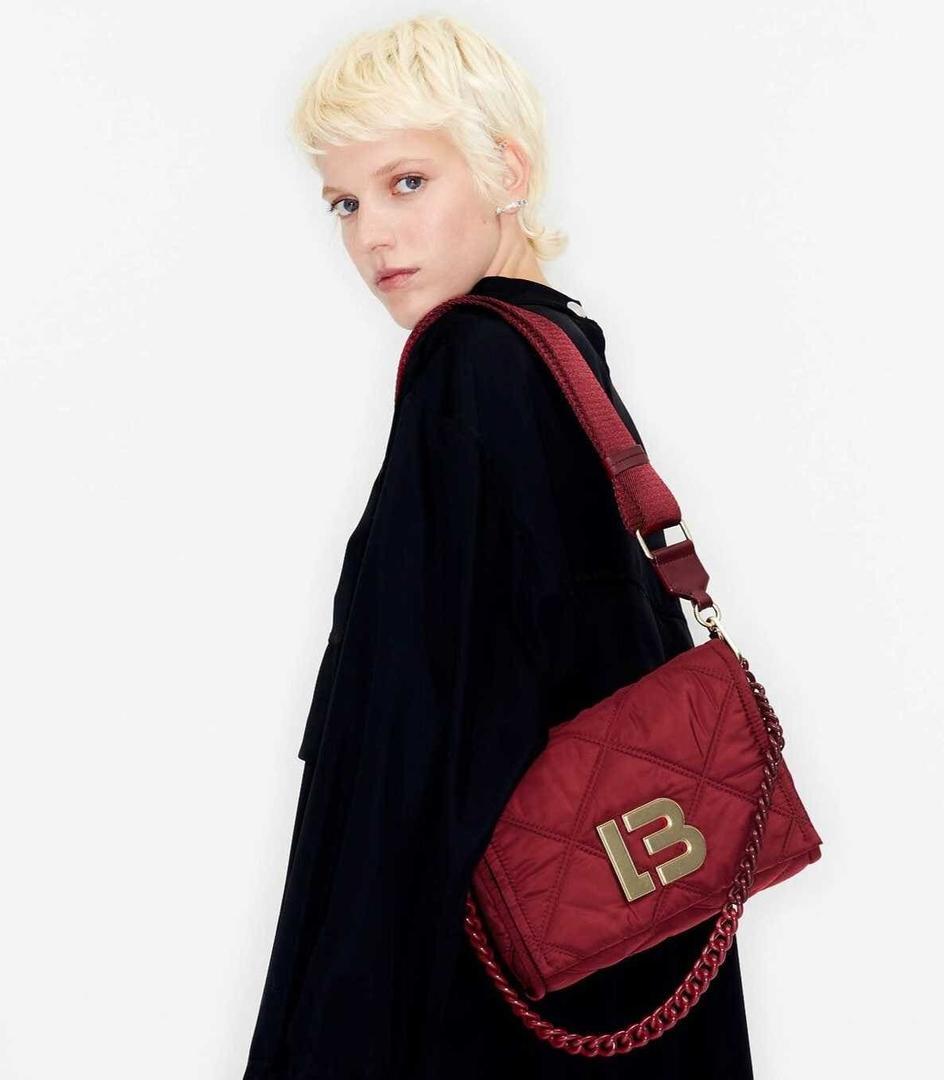 Bolso bandolera solapa M rojo oscuro de Bimba y Lola