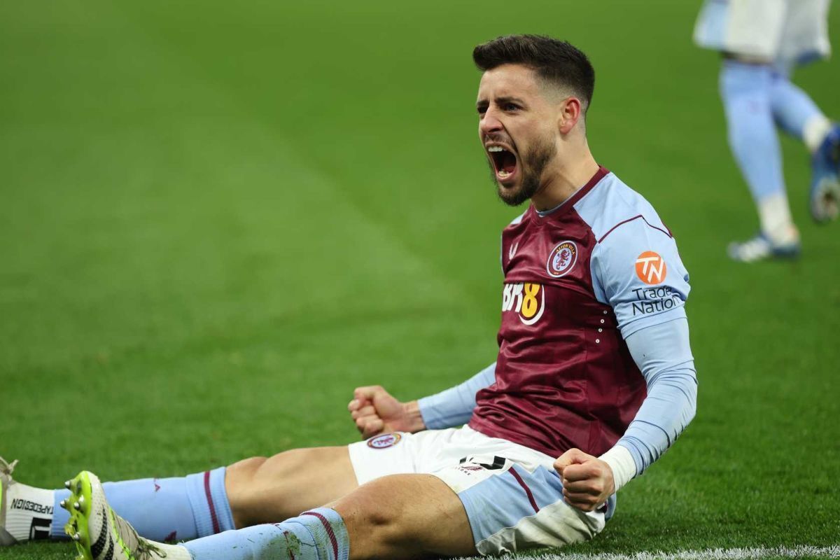 Álex Moreno celebra su gol en el Aston Villa - Legia Varsovia | Twitter Álex Moreno
